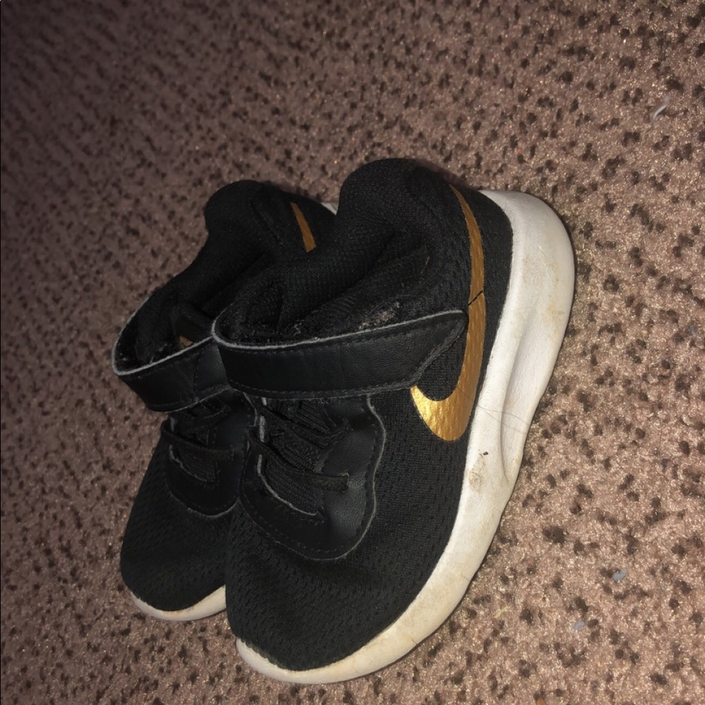 Toddler Boys Nike Shoes.